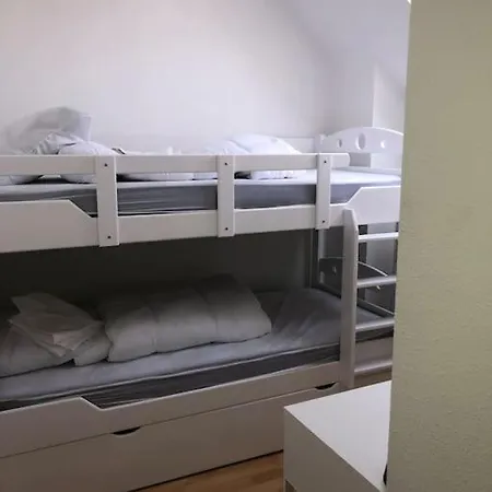 Maison Jardin Proche Hébergement de vacances *