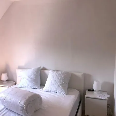 Holiday home Maison Jardin Proche