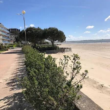 Holiday home Maison Jardin Proche *