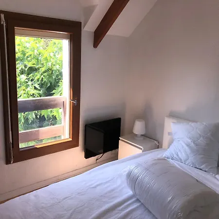 Holiday home Maison Jardin Proche *