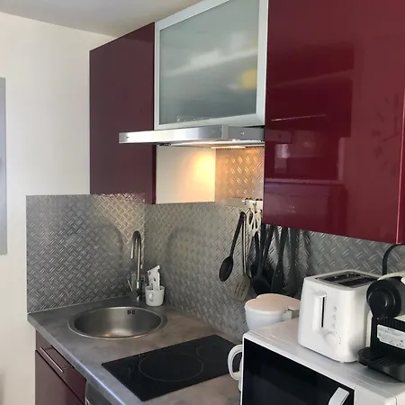 Holiday home Maison Jardin Proche *